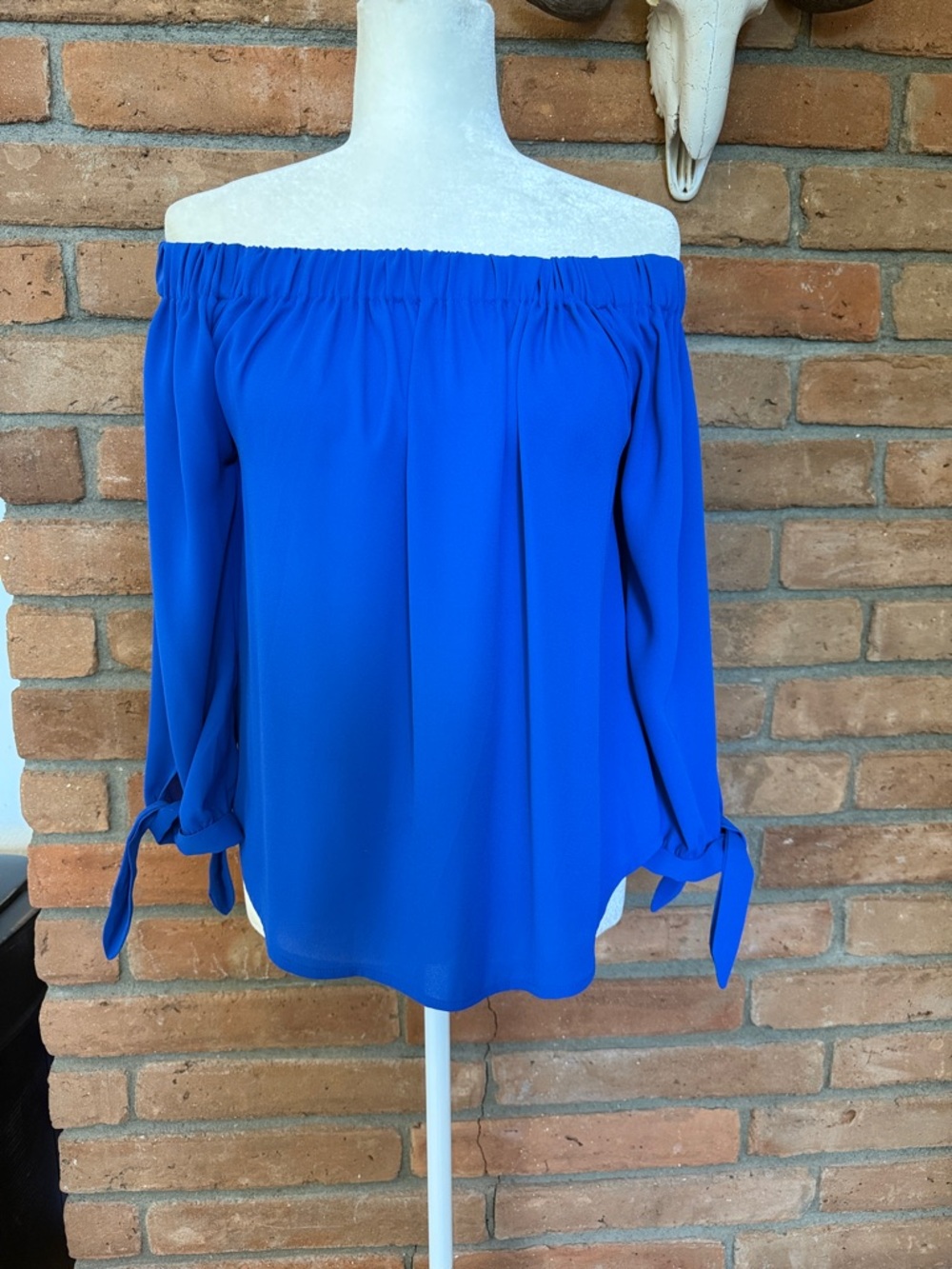 Express Off-Shoulder Tie-Sleeve Blouse in Bright Blue